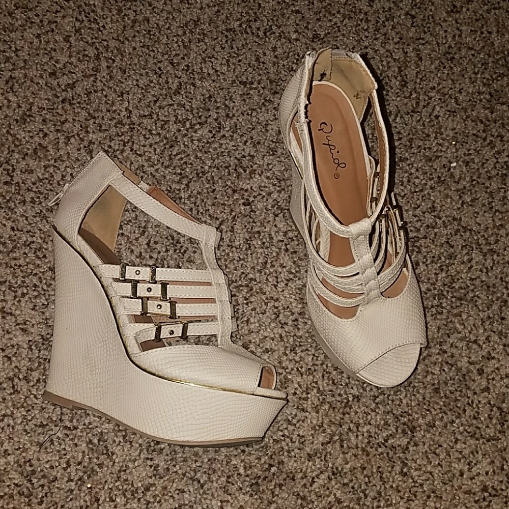 Cream Wedges